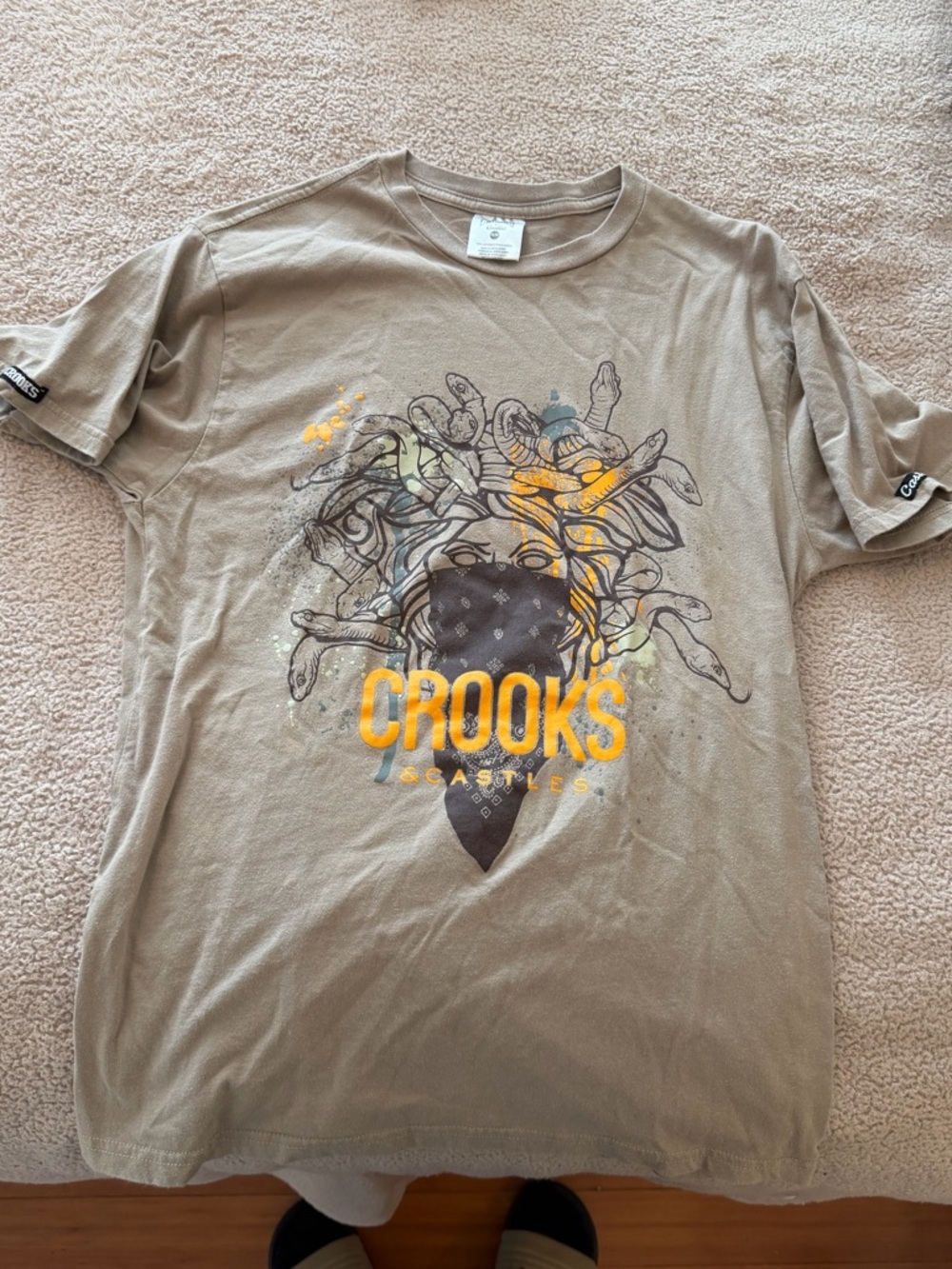 Crooks & Castles Taupe Crewneck T-Shirt with Logo Tag Size Medium